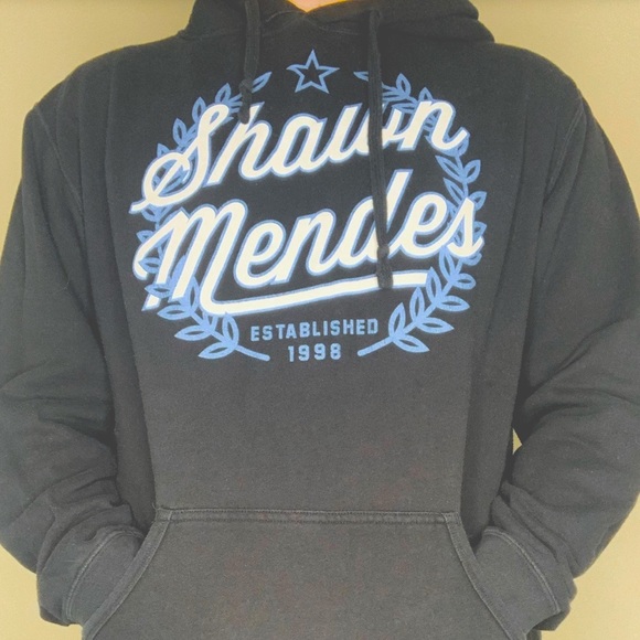 Shawn Mendes Illuminate Tour Hoodie Black UNISEX - Picture 1 of 2